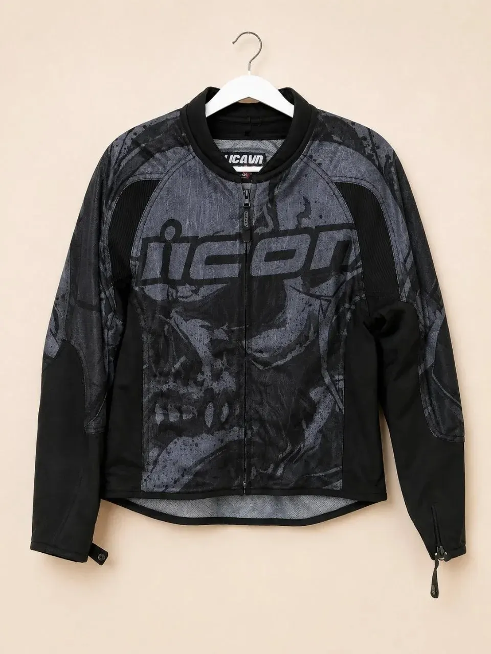 ICON Hooligan 2 Etched одна из самых злых и стильных курток. Арт 20-3 б/у, лот 20-3