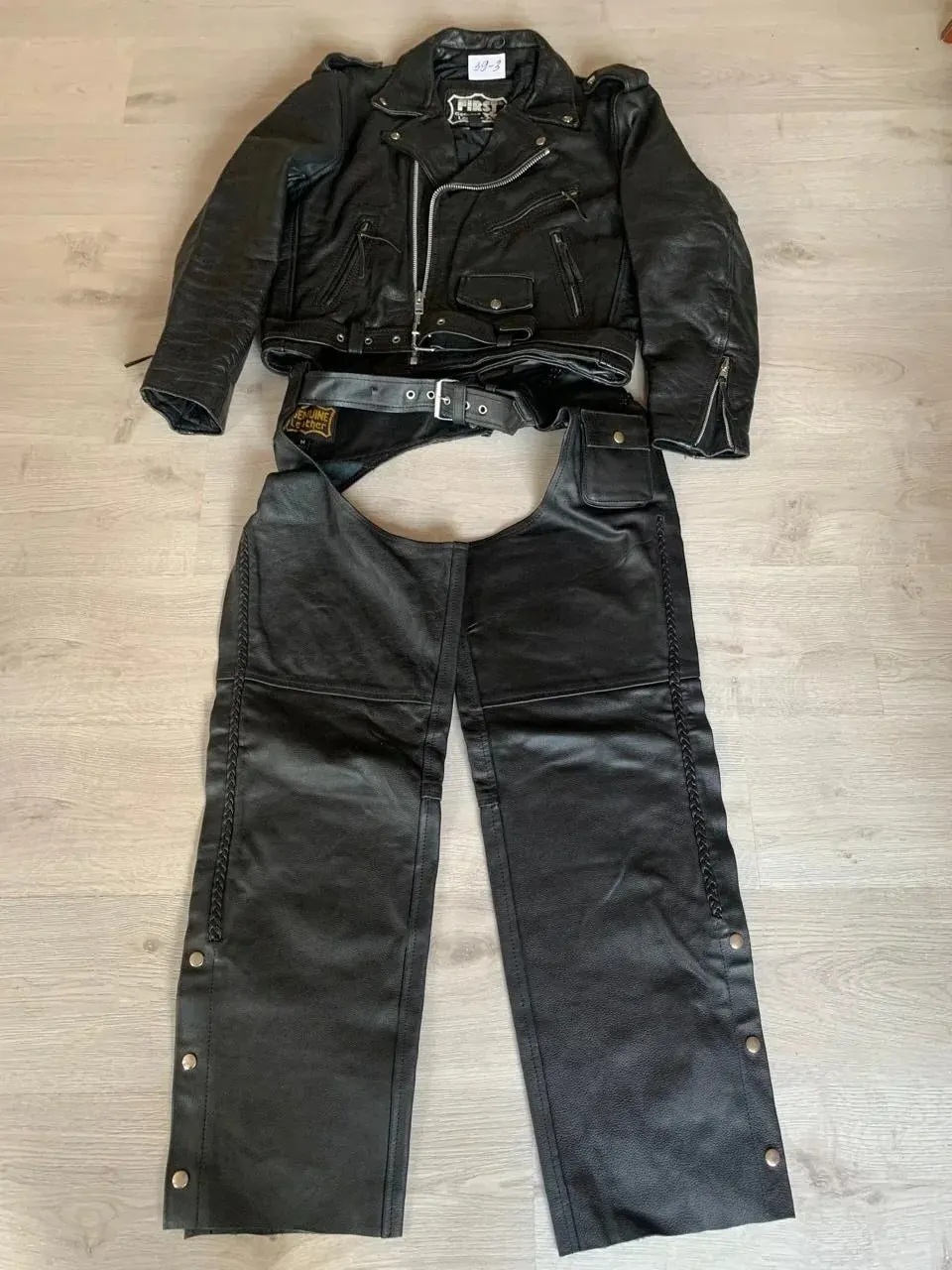 First Genuine Leather кожаный байкерский комплект . Арт 40-3 б/у, лот 40-3б